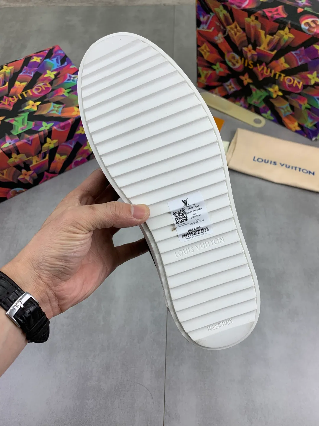 Men's men's shoes P520💰【New style】🆘High quality cowhide【Louis Vuitton】LV official website's latest model🎁casual and fashionable men's shoes👟hot style💥simple and elegant style, exclusive for trendy men. Unique official website's latest brand elements👑original decoration, fashionable and generous, the fabric is made of original denim➕comfortable and breathable mesh lining➕cow leather feet ✅The official website specifies wear-resistant casual outsole, the classic model is taken in real life🎬Color: 5⃣️colors available😍Number of codes: 38-44 Full set of packaging